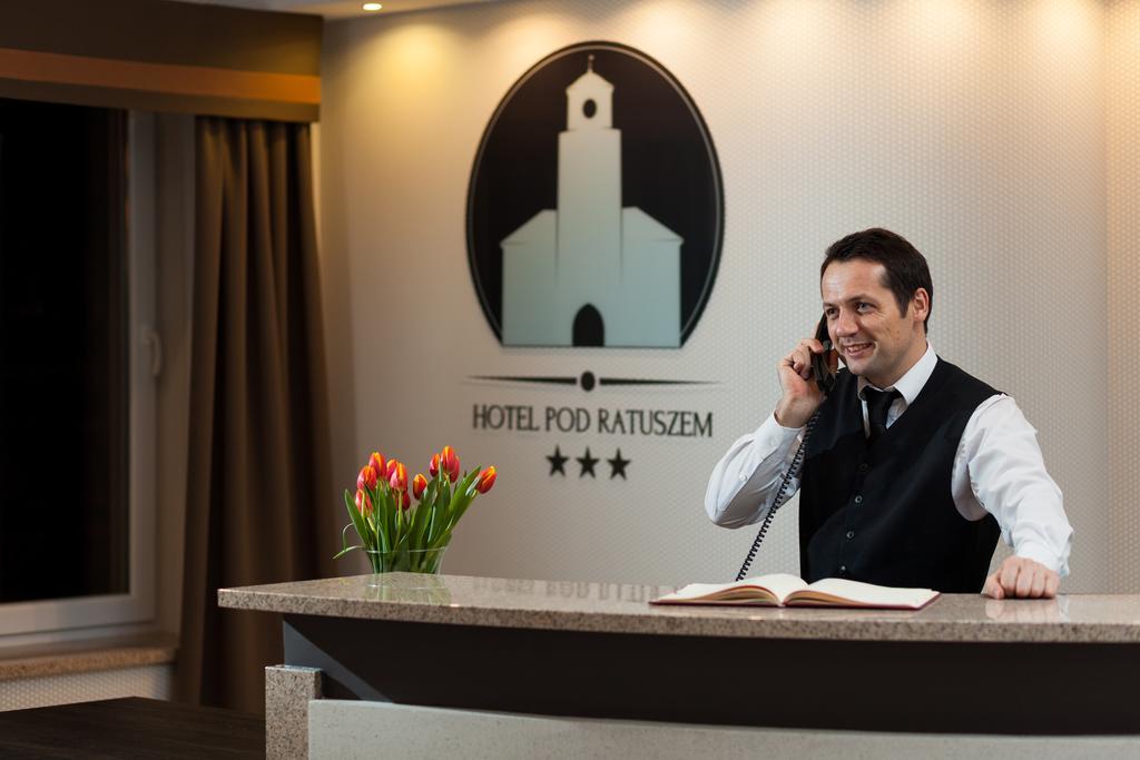 Hotel Pod Ratuszem Wieluń Exteriér fotografie