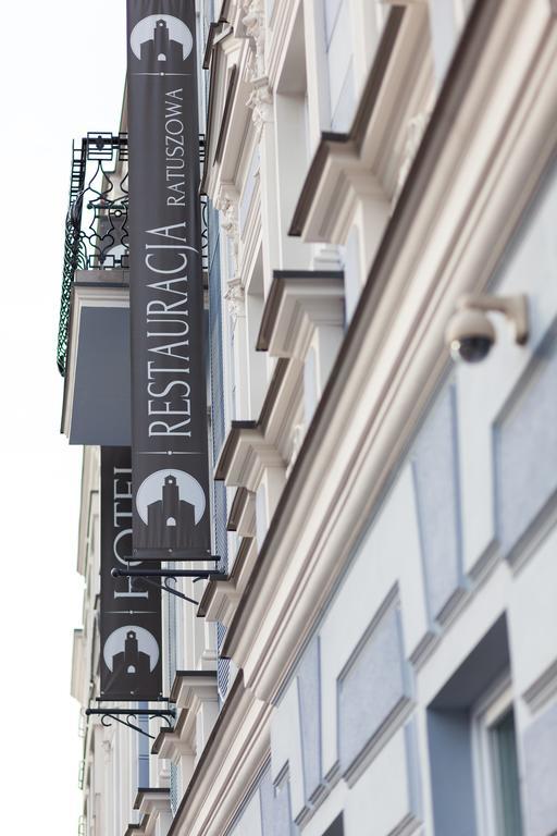 Hotel Pod Ratuszem Wieluń Exteriér fotografie
