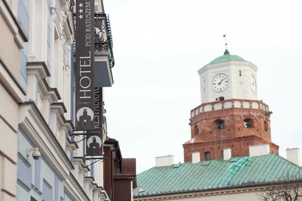 Hotel Pod Ratuszem Wieluń Exteriér fotografie