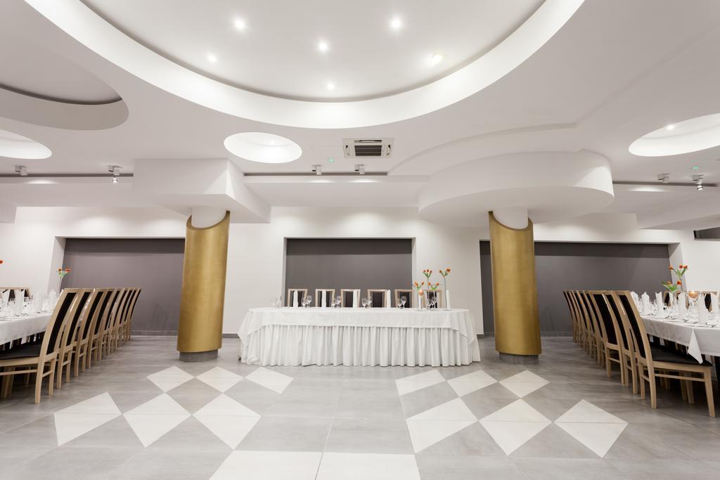 Hotel Pod Ratuszem Wieluń Exteriér fotografie