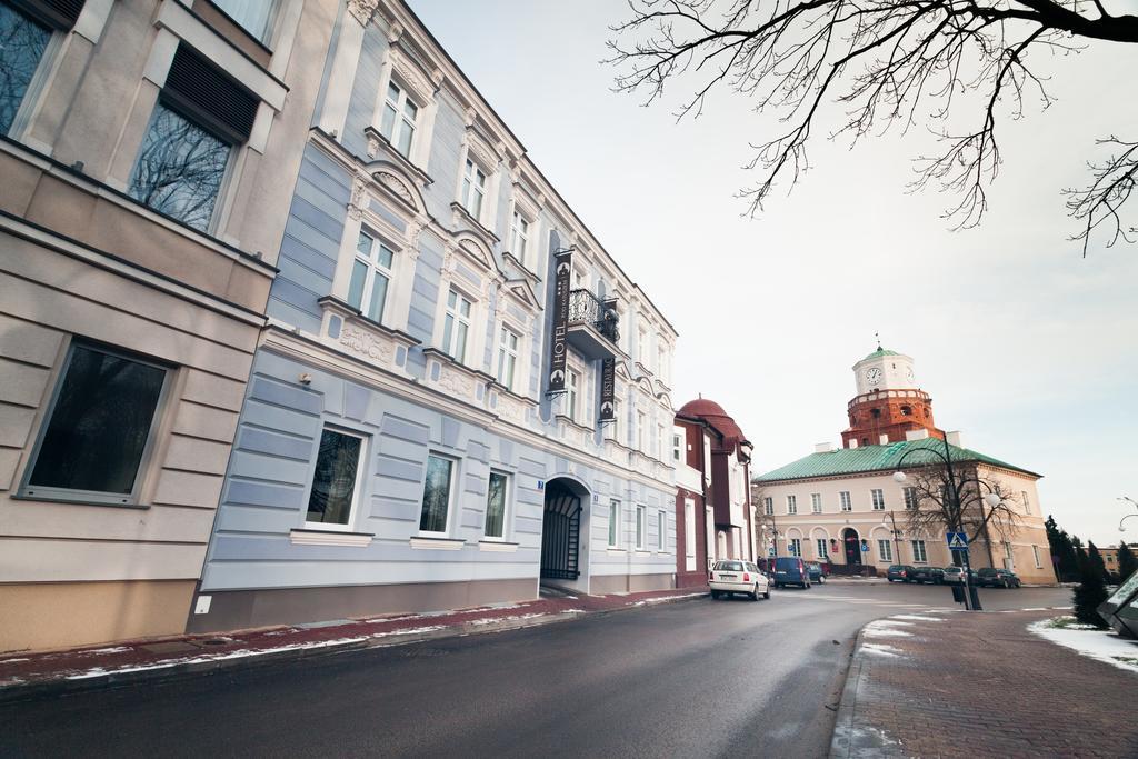 Hotel Pod Ratuszem Wieluń Exteriér fotografie
