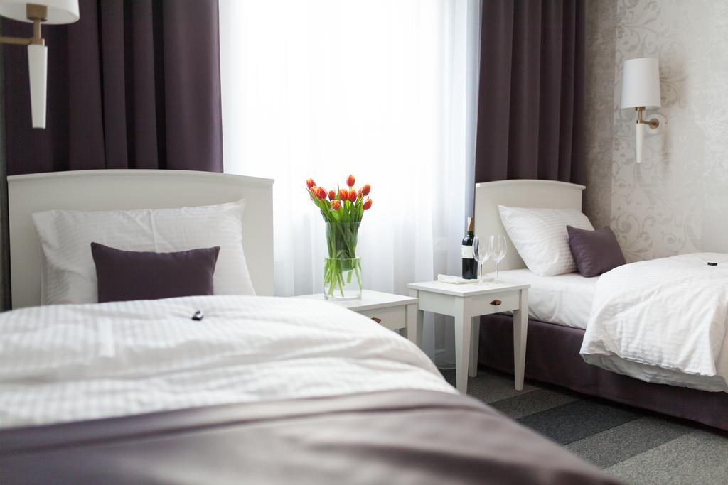 Hotel Pod Ratuszem Wieluń Pokoj fotografie